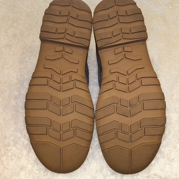 NEW!  MAGNANNI Lupin Suede Boot - Picture 7 of 9